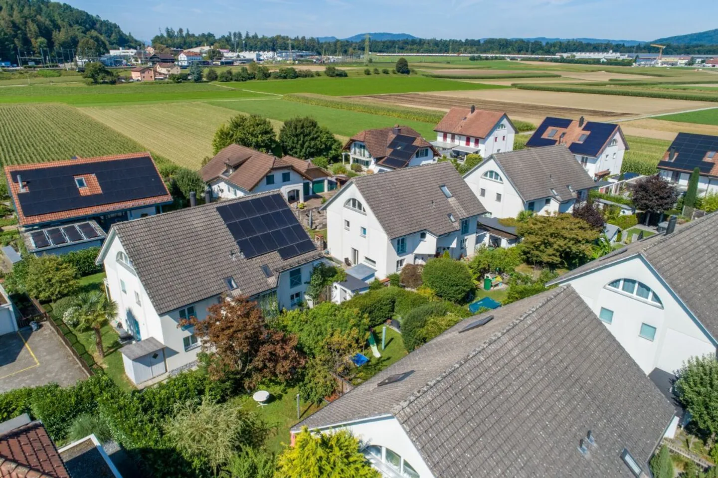 Familienfreundliches Doppelhaus - Foto 1 von 13