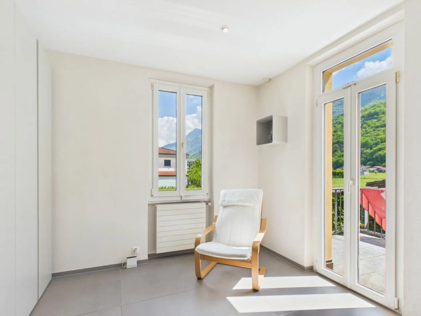 Bright single-family house with large garden and swimming pool - Photo 11 of 13