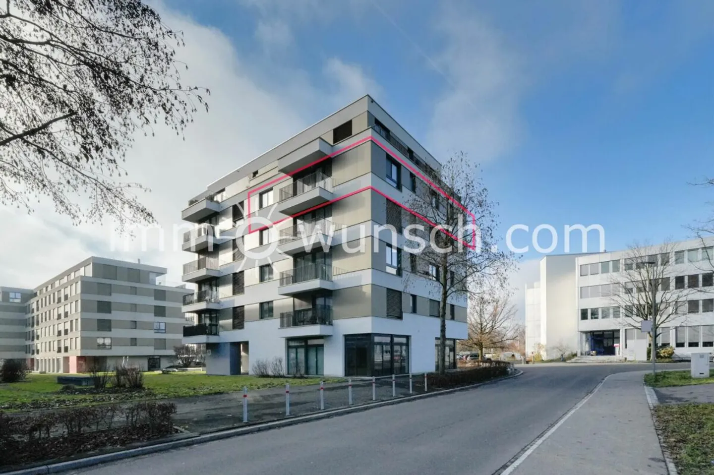 Modern, bright and spacious 4 ½ room condominium - Photo 1 of 8