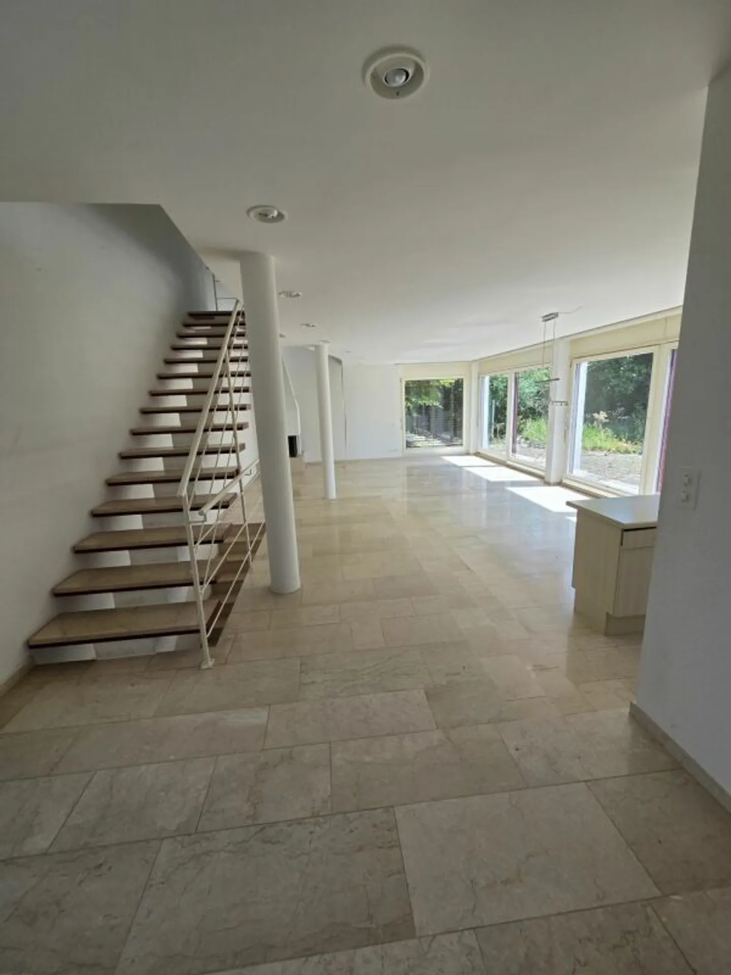 Maison individuelle spacieuse - Photo 5 sur 13