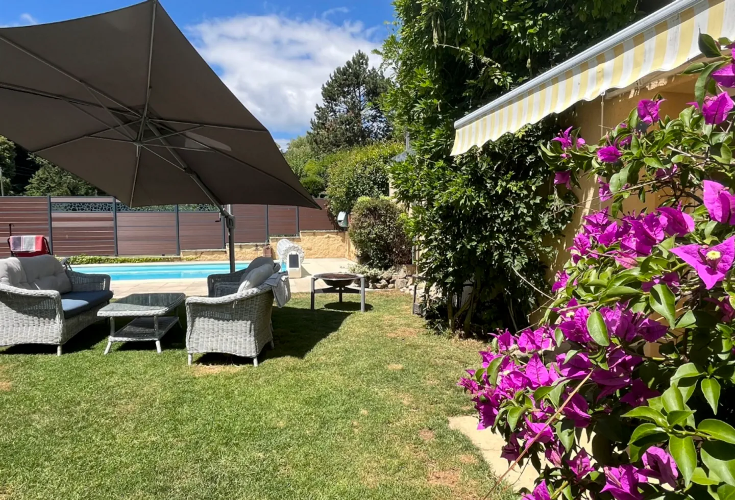 Wunderschöne Villa mit Pool in Valeyres-sous-Montagny - Foto 2 von 13