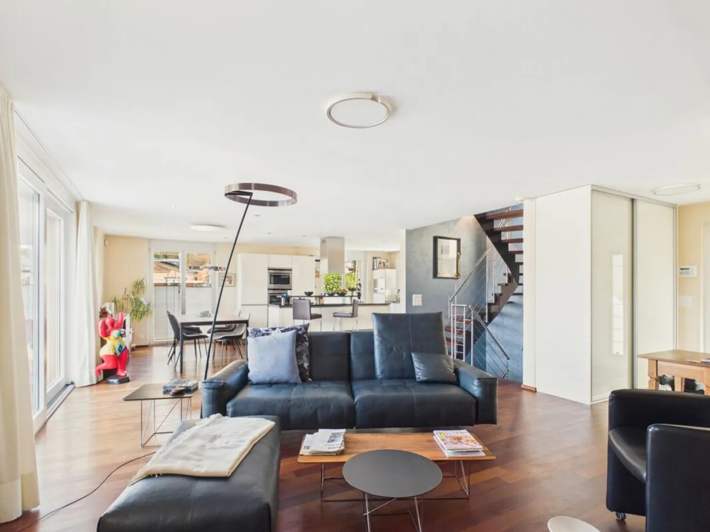 Casa unifamiliare indipendente in posizione tranquilla con vista fantastica - Foto 2 di 13