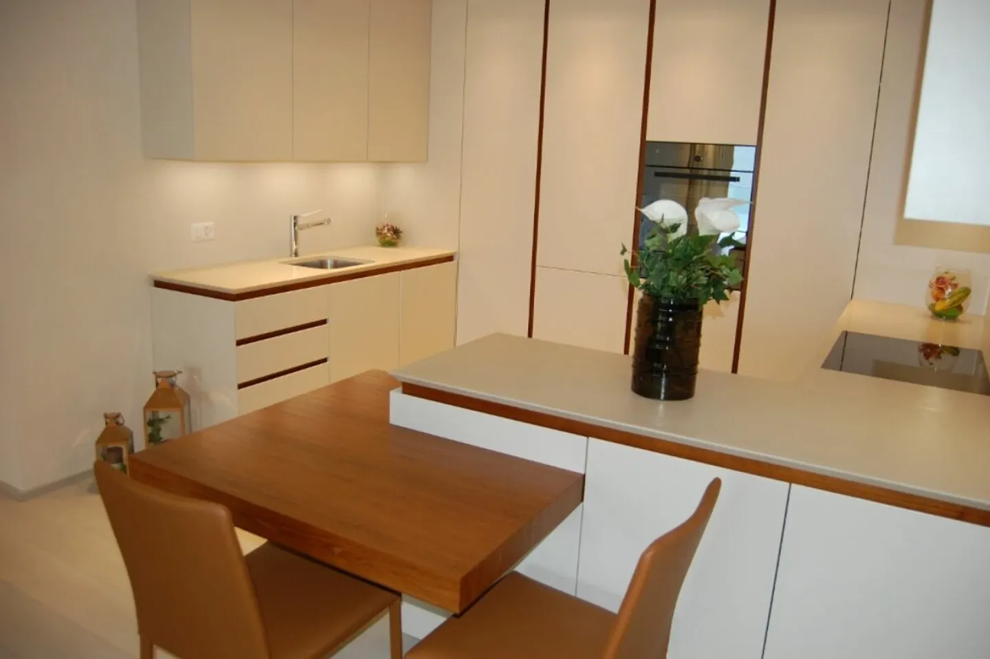 Luxurious 2.5 Room Apartment with Lake View, Large Sun Terrace, Swimming Pool and Wellness Area - Photo 9 of 13