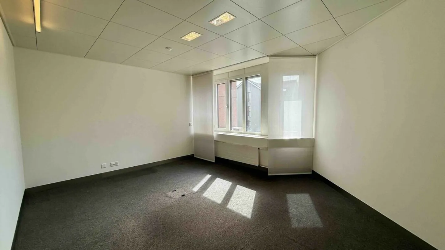 Modern office and practice spaces in a central location in Flawil 92 m². - Photo 6 of 7