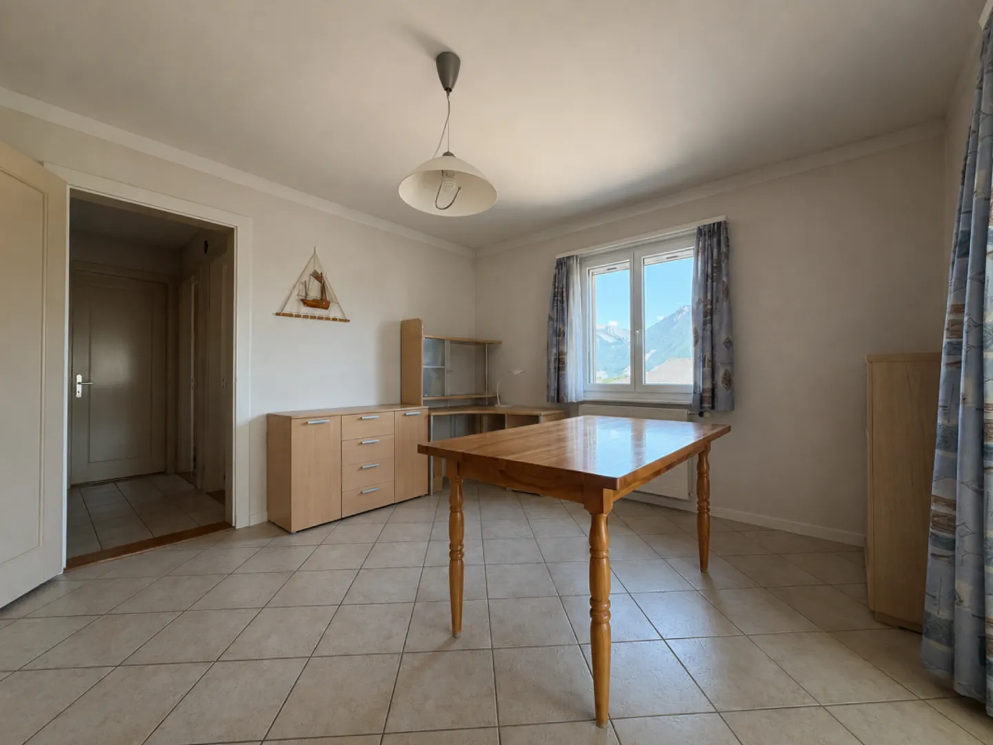 Individual Villa with 5.5 Rooms in Vouvry with Land of 1310 m² - Photo 9 of 13