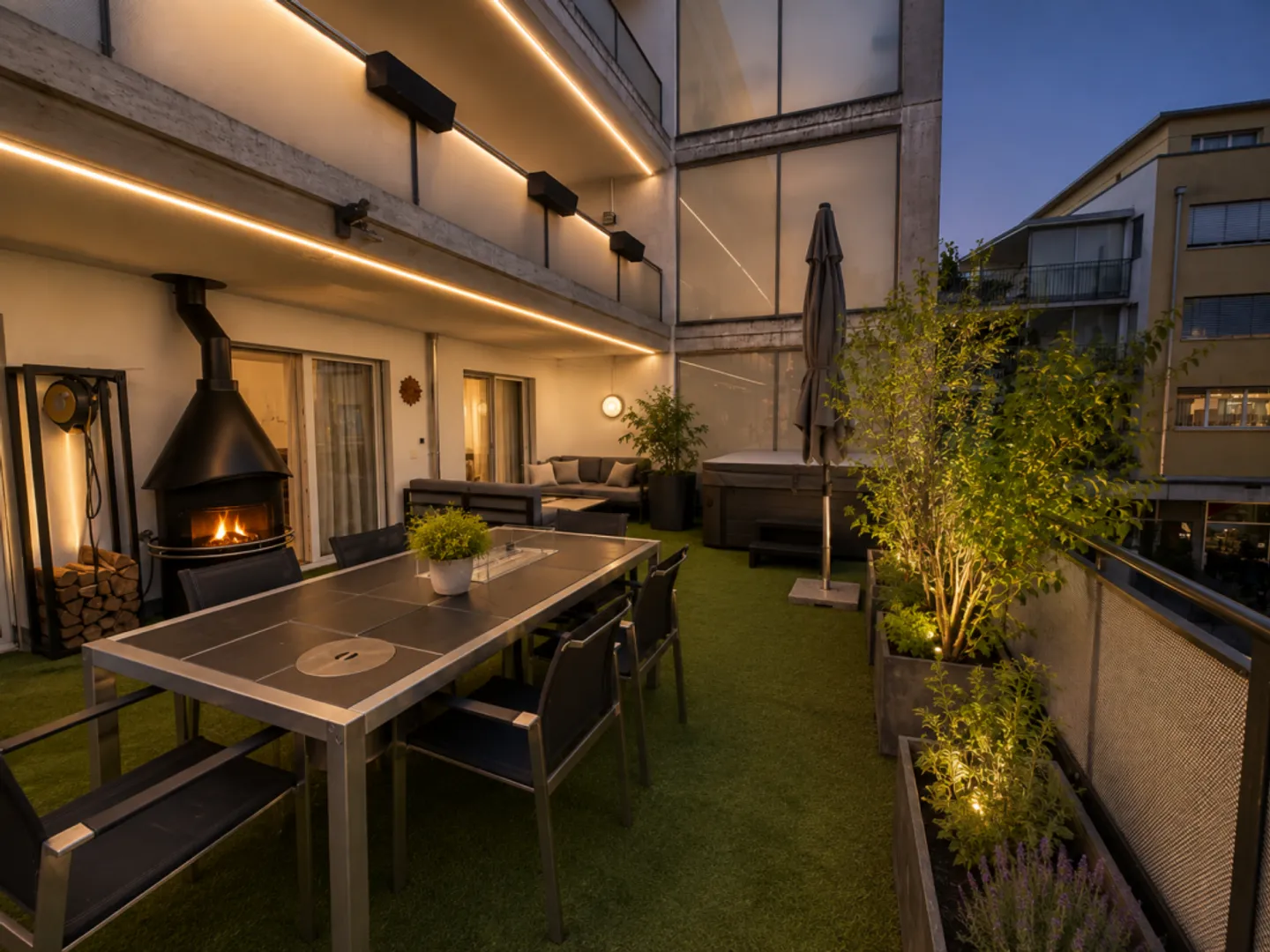 Exclusive Living Experience: Urban Maisonette with Private Wellness Oasis and View. - Photo 4 of 12