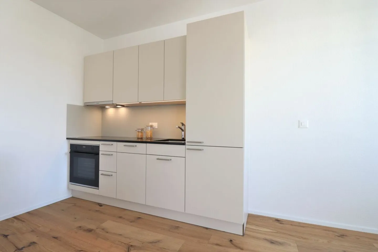 Moderne 2.5 Zimmer-Wohnung - Foto 2 von 6