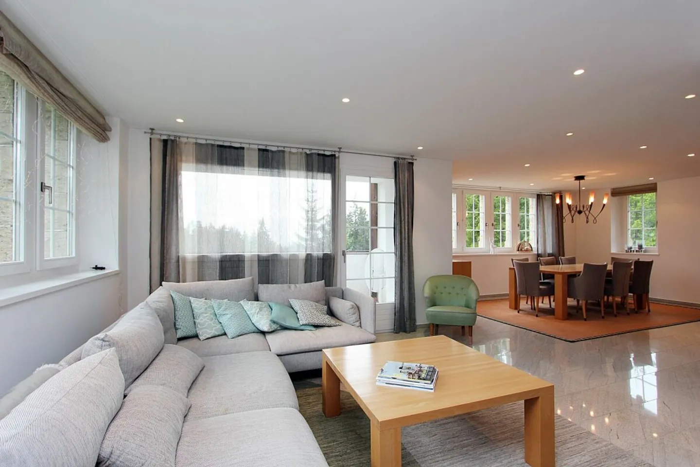 Appartement de vacances exclusif de 5,5 pièces à louer à long terme - Photo 2 sur 13