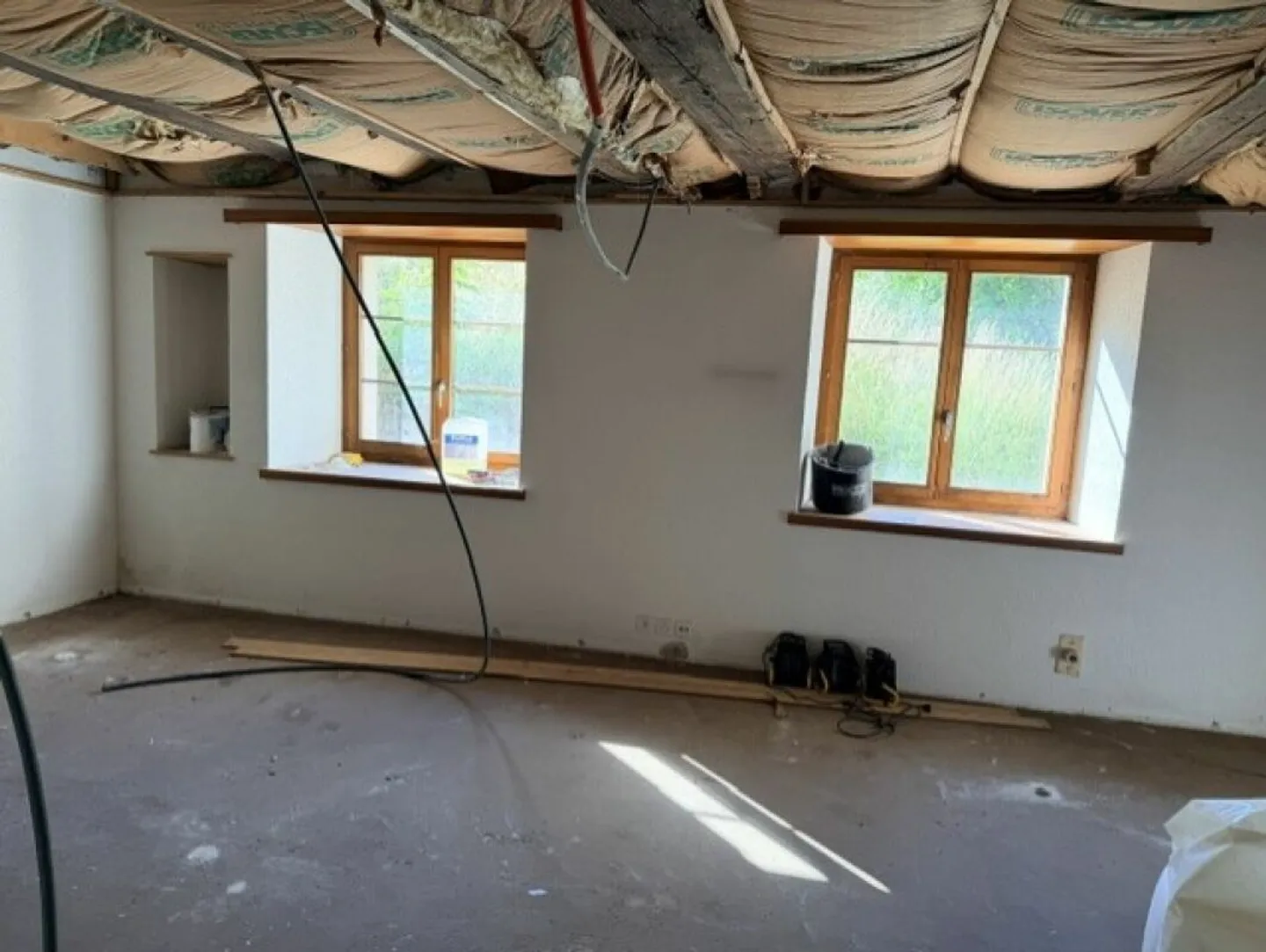 Charming multi-family house with enormous potential and top connectivity! - Photo 3 of 10