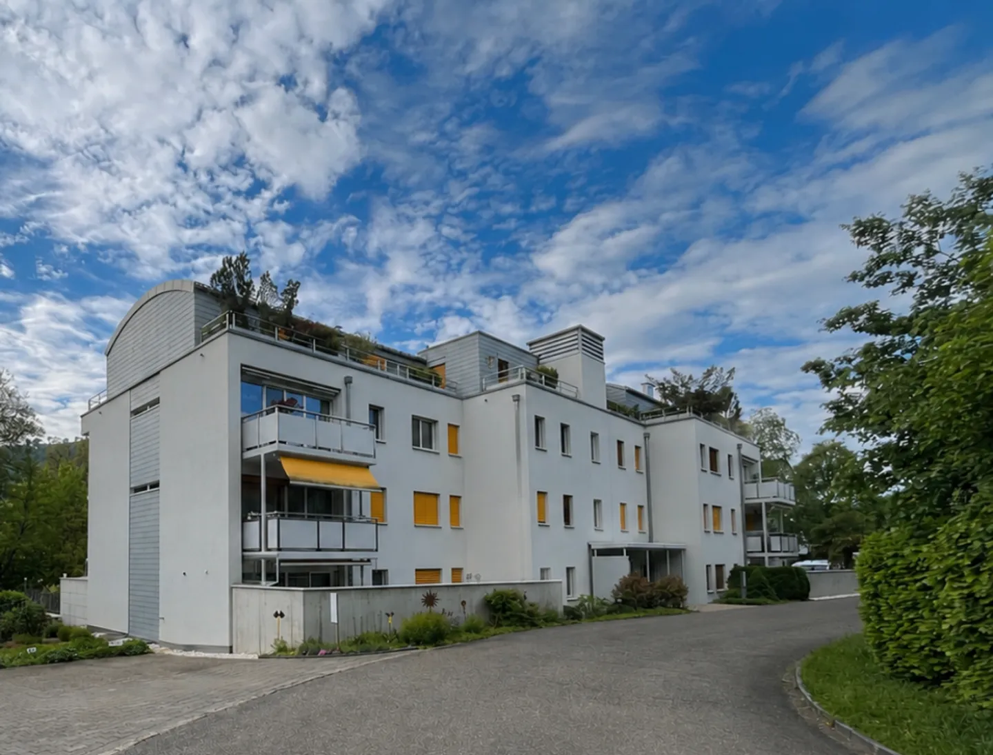 4 1/2-Room Condominium - Photo 1 of 11