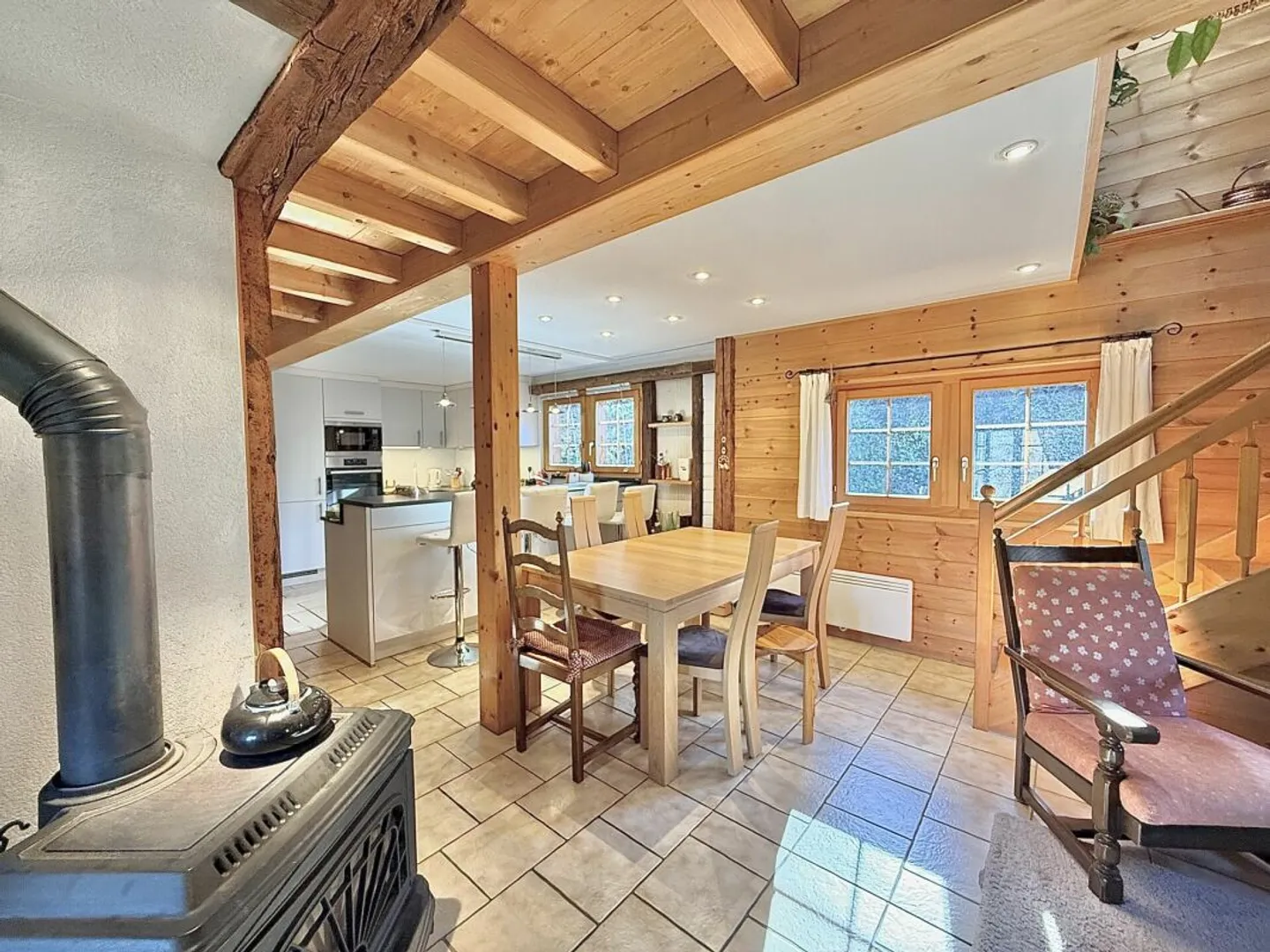 Chalet Charmant avec Vue Panoramique - Photo 5 sur 13