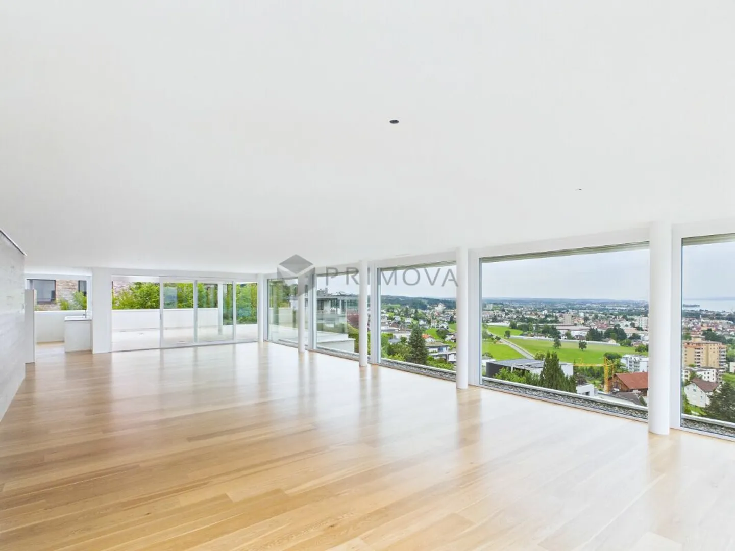 Appartement penthouse exclusif avec vue panoramique sur le lac de Constance - Photo 2 sur 13