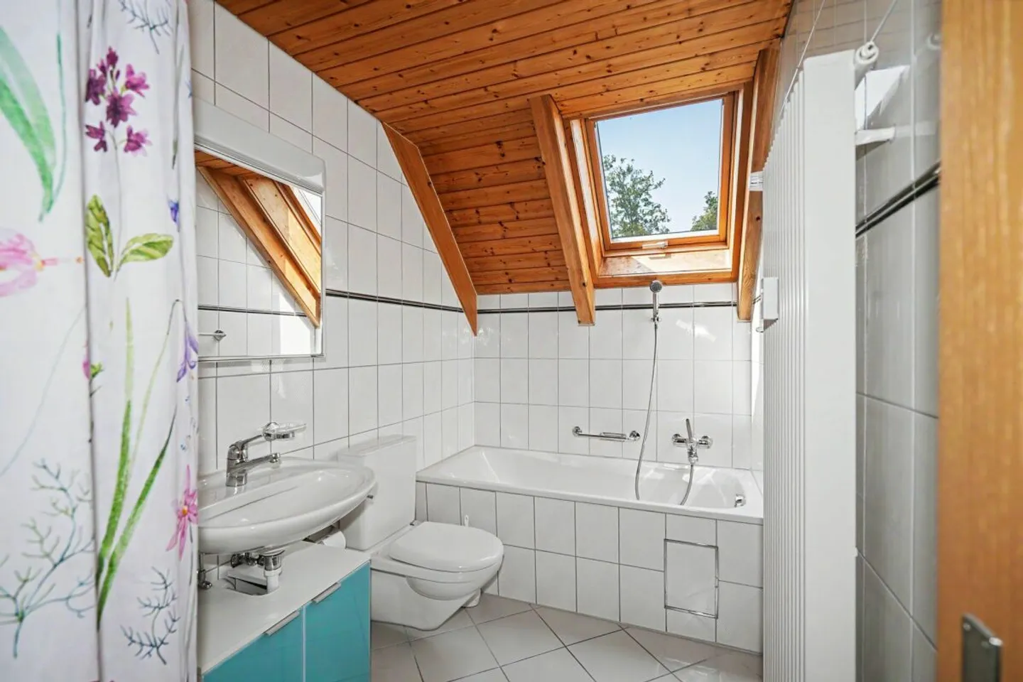 Charming 2.5-room apartment with balcony in a quiet location in Therwil - Photo 5 of 7