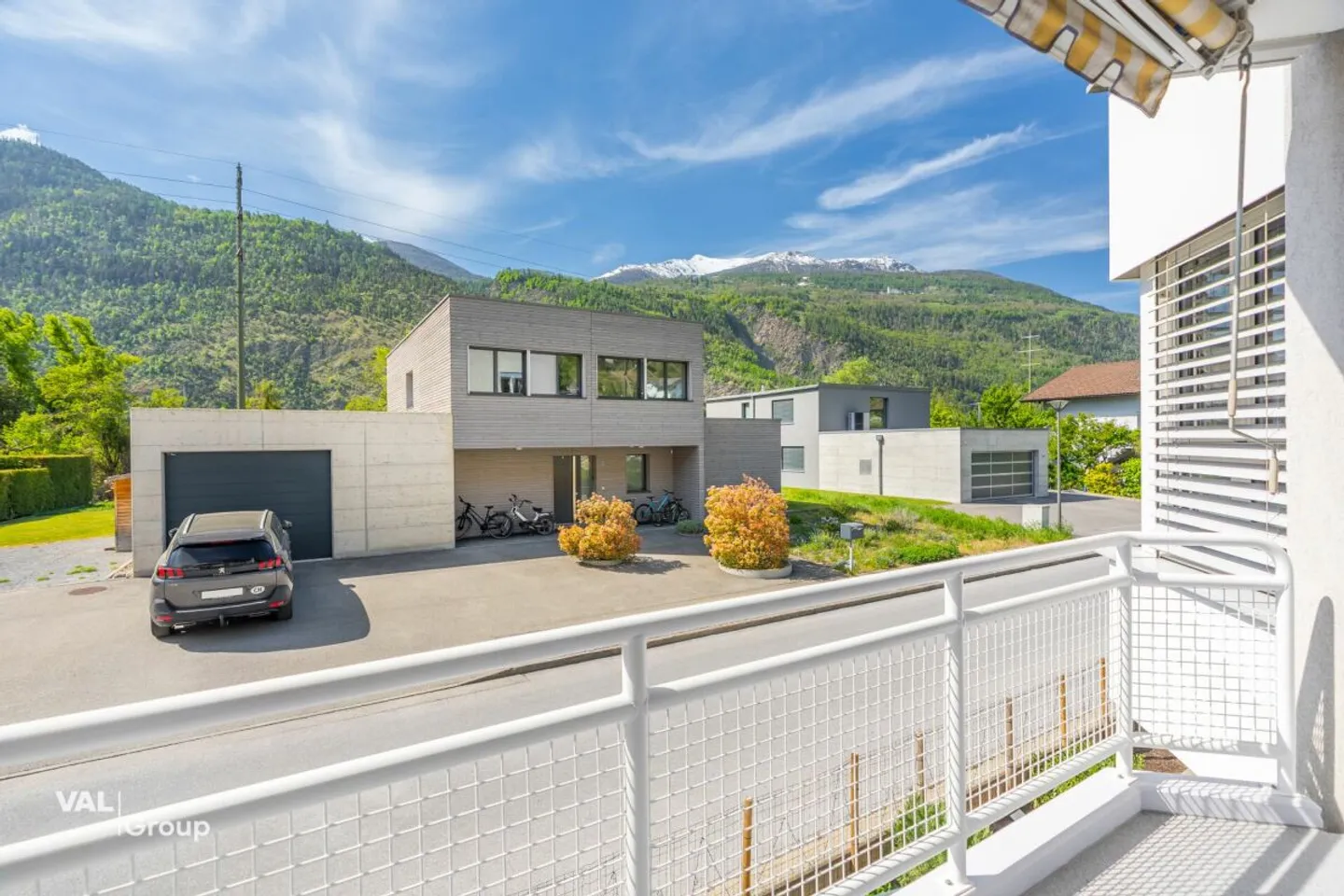 Stylishly renovated 4.5-room apartment in a quiet location in Raron - Photo 11 of 13