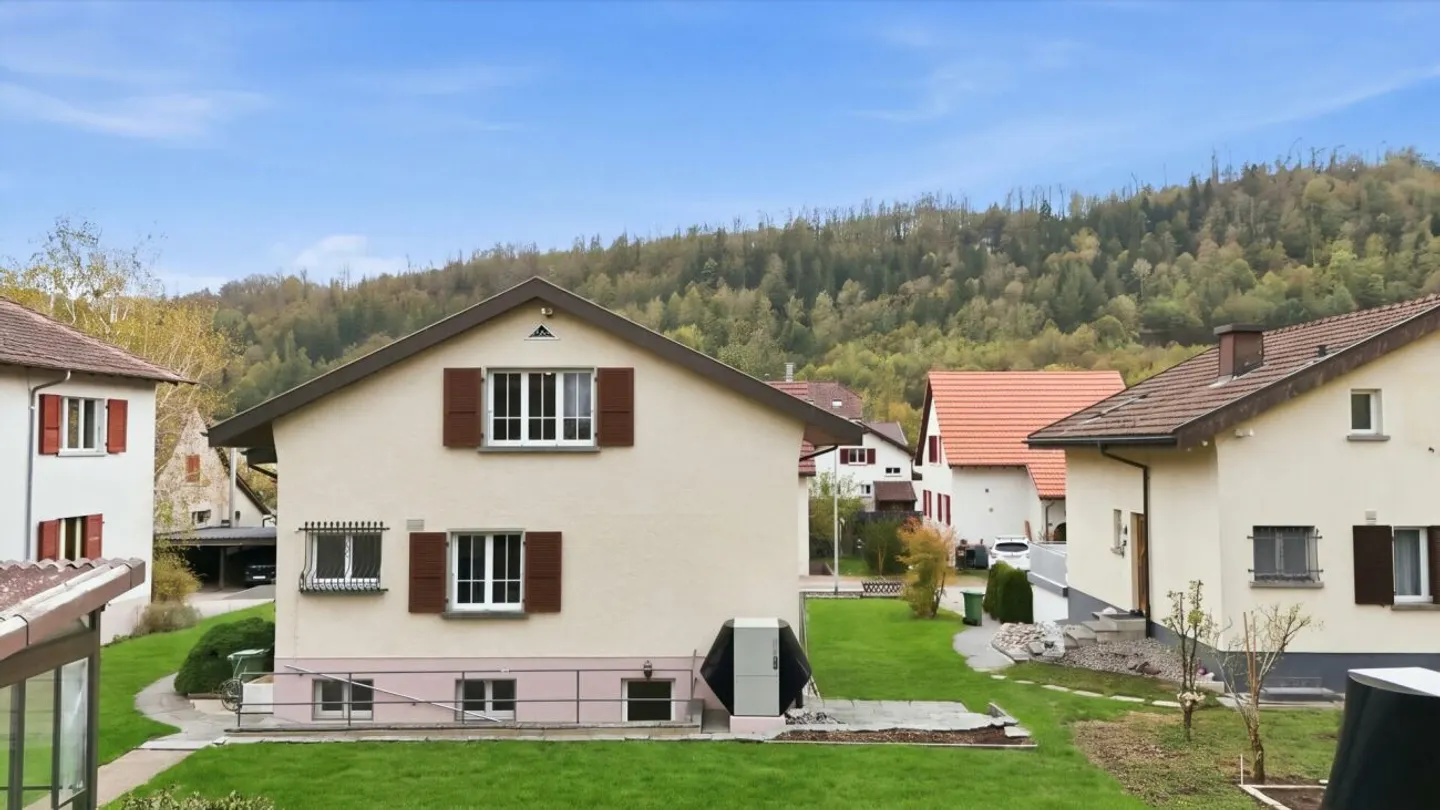 Teilsaniertes Einfamilienhaus mit Terrasse und Garten, nahe Olten - Foto 13 von 13