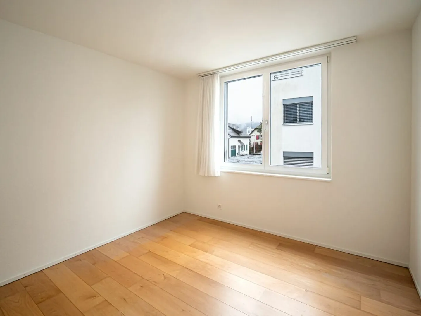 Spacious Living in a Central Location with Elevator - Photo 4 of 8