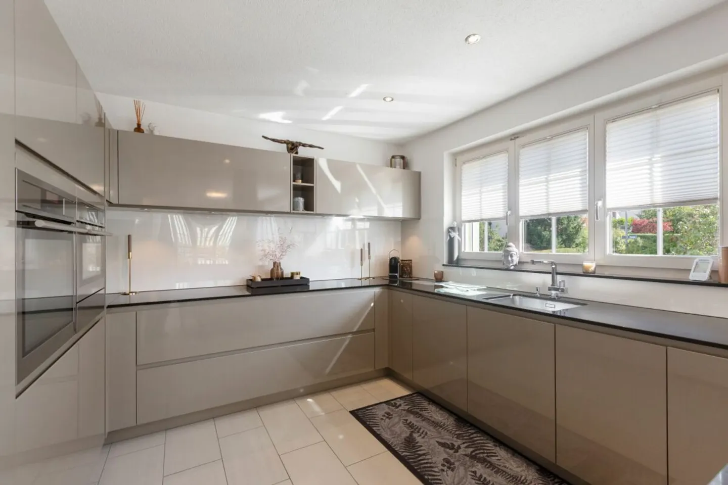 A Home to Feel Good - Well-Maintained House with Garden in a Quiet Location - Photo 6 of 13