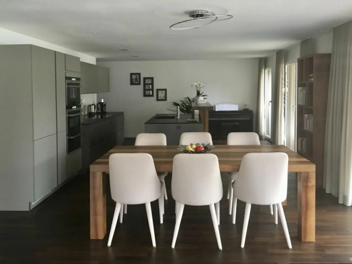 Vivere in modo centrale, spazioso e adatto alle famiglie - Foto 2 di 5