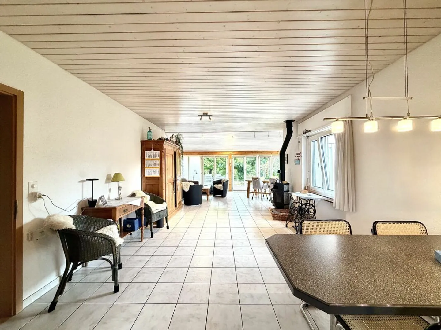 Maison individuelle attrayante avec jardin bien entretenu ! - Photo 3 sur 12