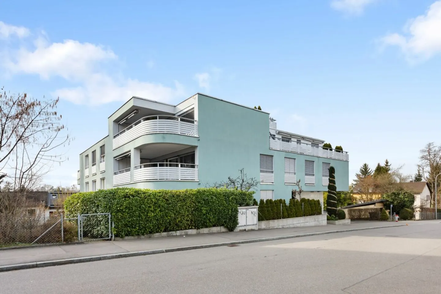 Elegante Attikawohnung an sonniger Hanglage in Zürich-Seebach - Photo 9 of 9