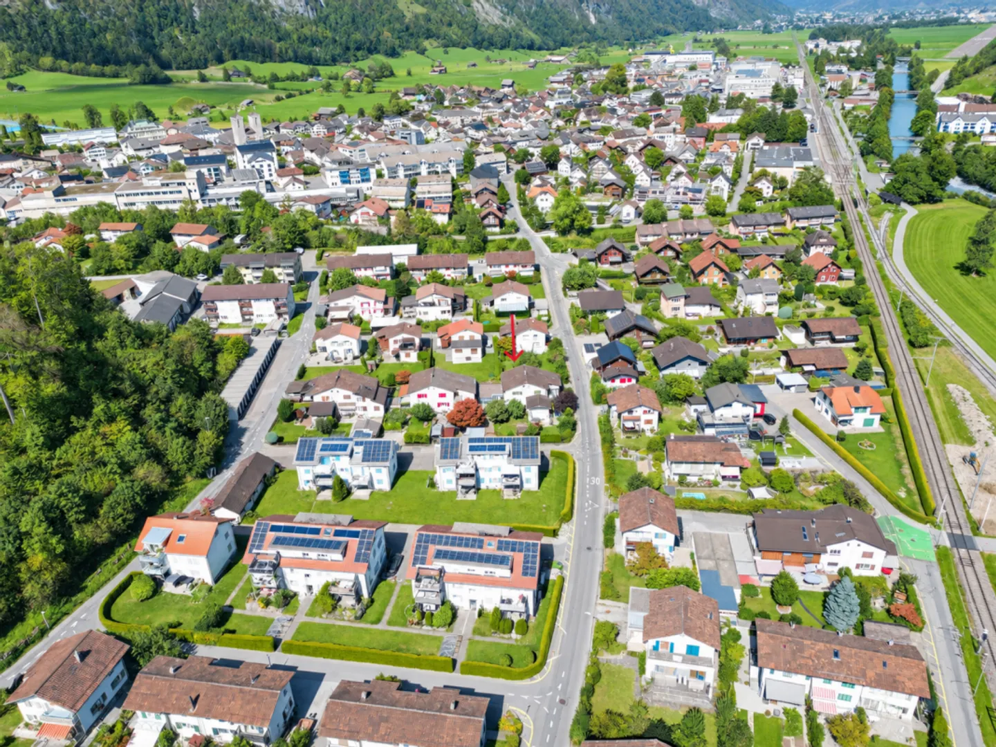 Doppeleinfamilienhaus an familienfreundlicher, ruhiger und zentraler Lage in Netstal - Photo 3 of 13