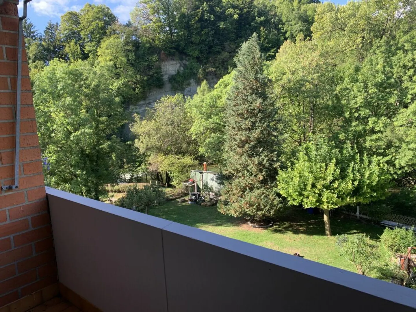 Appartement de 2 pièces dans un joli cadre de verdure - Photo 2 of 8