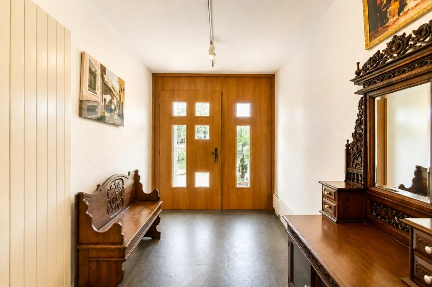 Geräumiges Familienhaus mit Pool - Foto 5 von 13