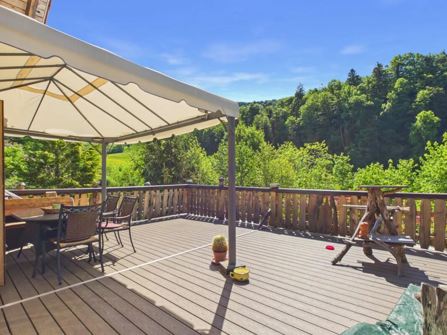 Dreamy single-family house with beautiful view in Beinwil - Photo 3 of 13