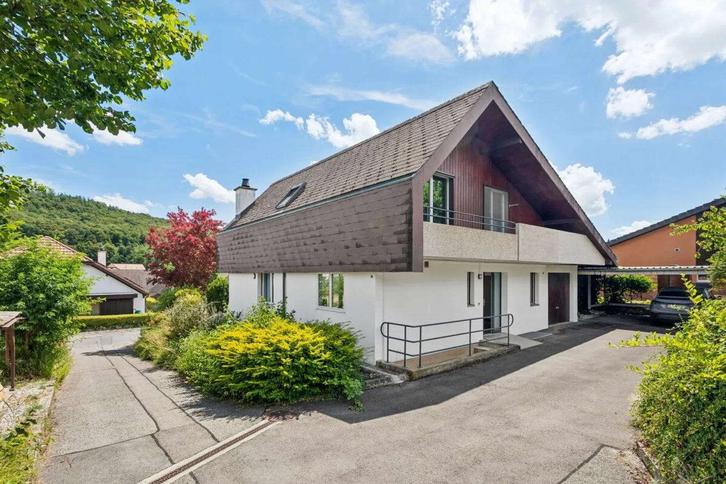 Attractive single-family house with additional building plot in Gals BE - Photo 2 of 13