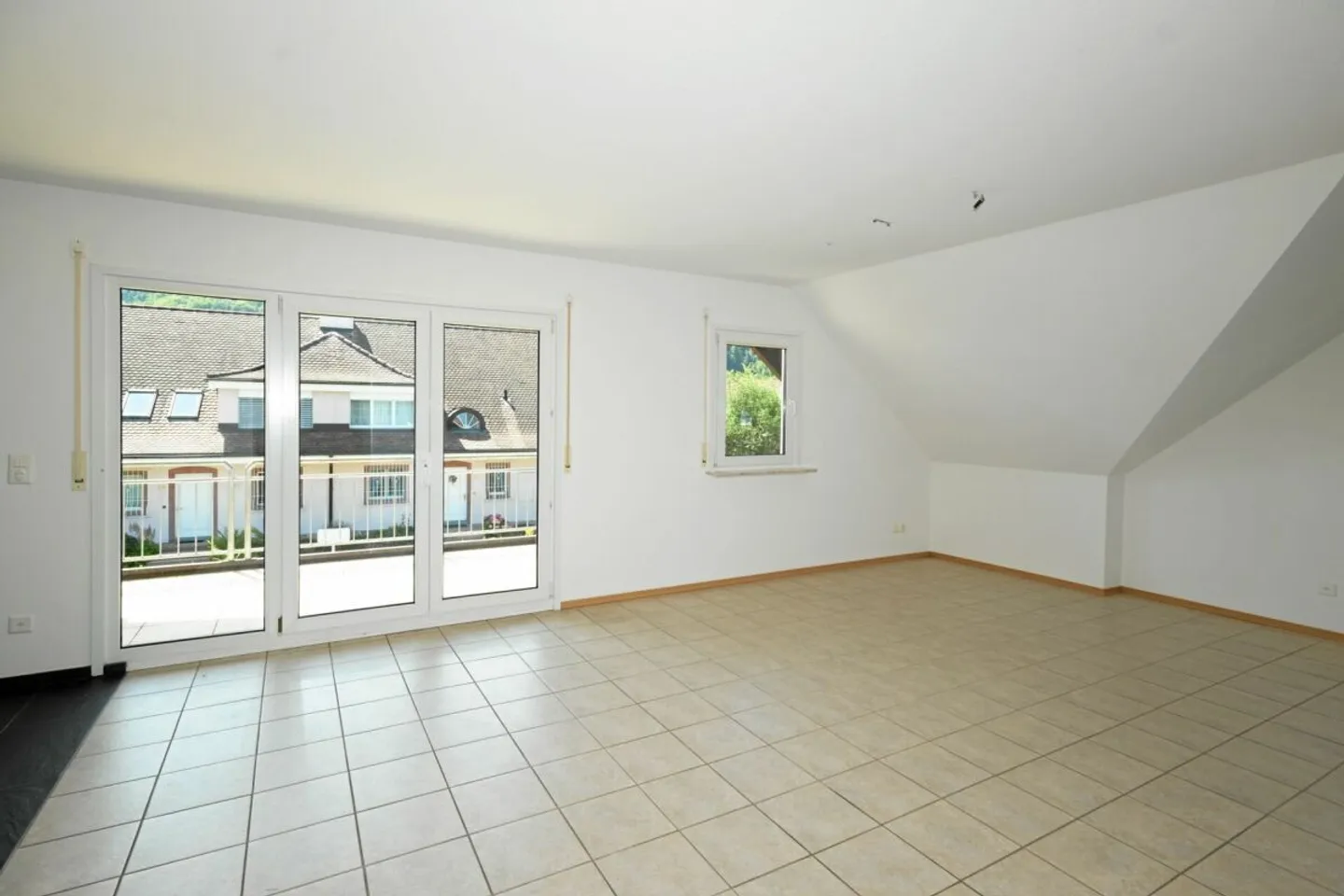 Helle 3.5 Zimmer Wohnung - Foto 2 von 9