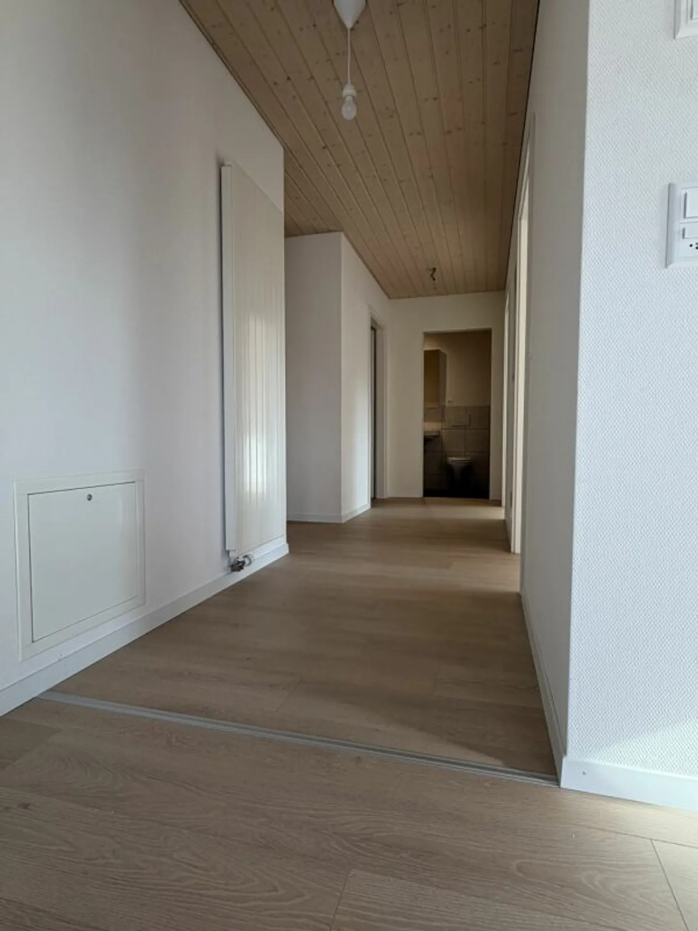 3.5 room bright attic apartment - Photo 8 of 13