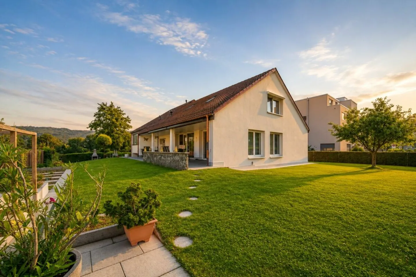 Luxuriöses Einfamilienhaus am Rhein - Foto 4 von 13