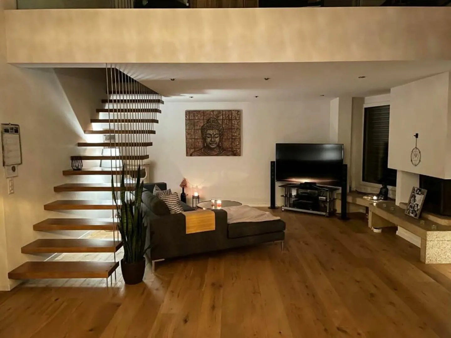 Appartement moderne de 6,5 pièces avec terrasse et vue magnifique - Photo 2 sur 13