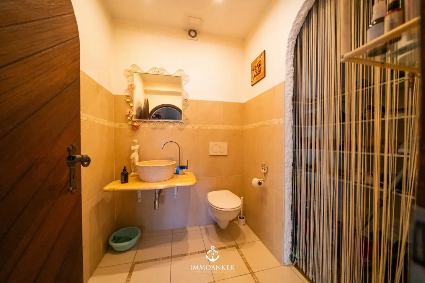 Grosszügiges Einfamilienhaus mit Pool - Foto 12 von 13