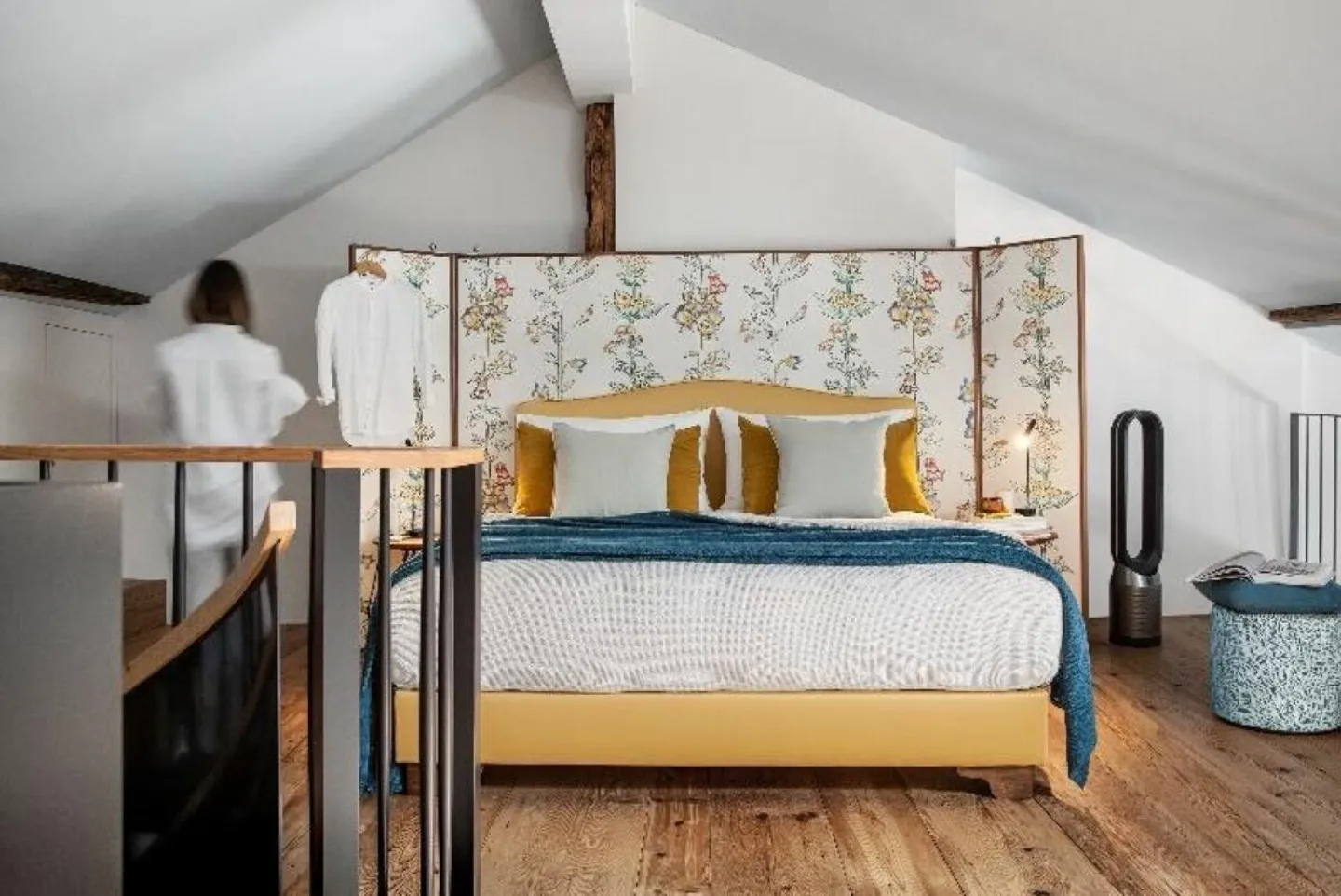 Fully serviced luxury apartments in historic building in the city centre - Photo 4 of 13