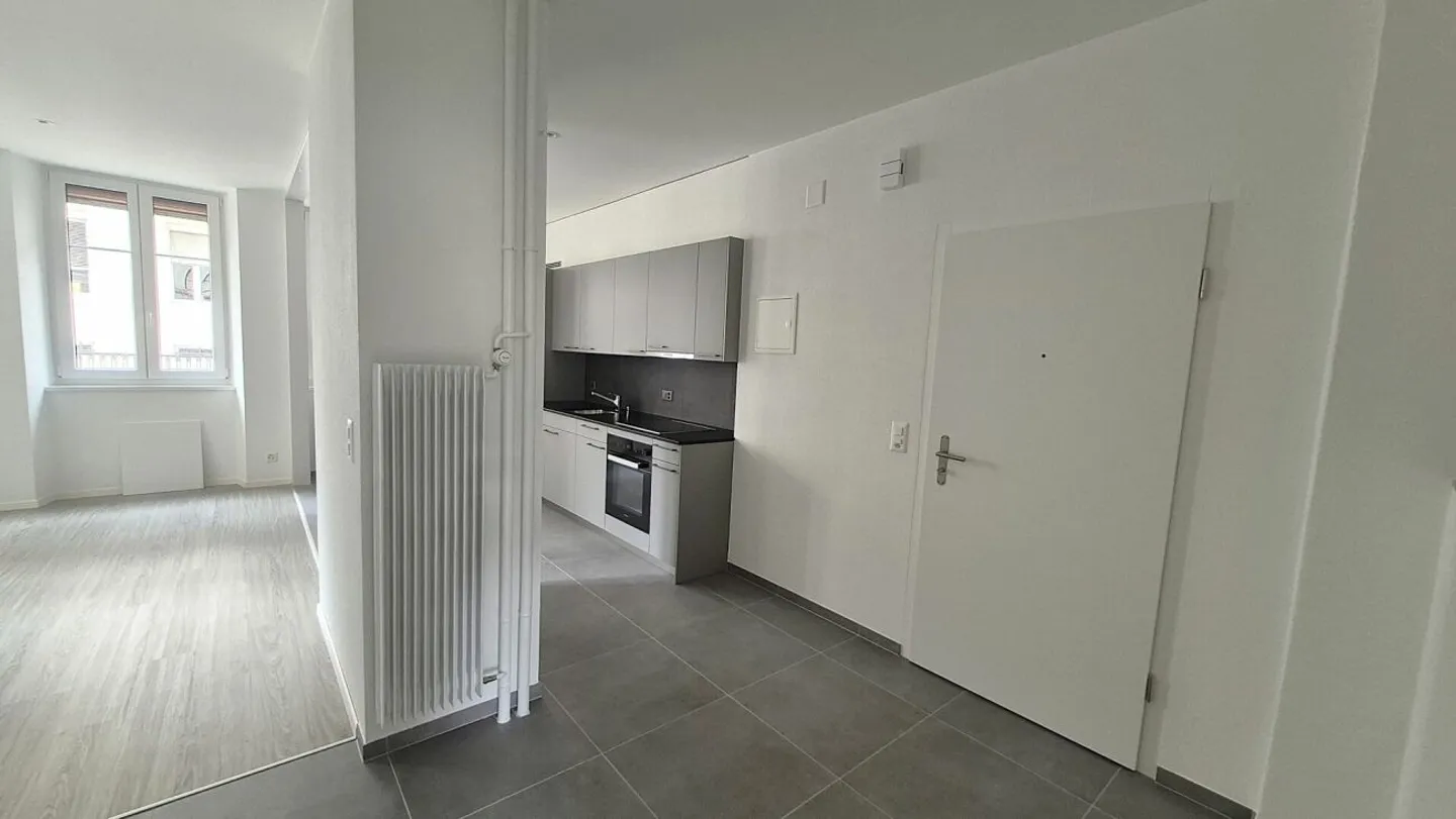 Appartamento ristrutturato 2.5 locali - Foto 3 di 6