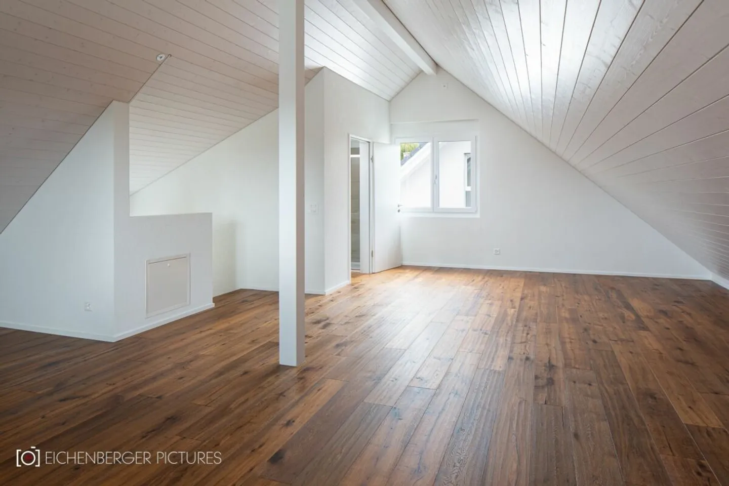 High-quality single-family home in Zeihen - elevated location, plenty of privacy & beautiful views - Photo 8 of 12