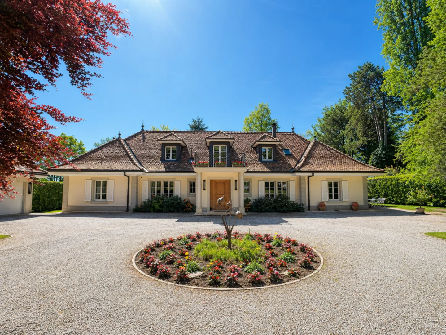 Exceptional waterfront property with private jetty in Perroy - Photo 2 of 11