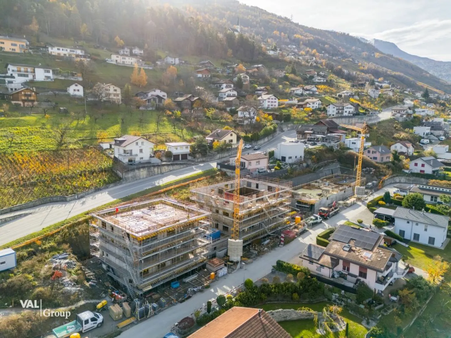 2,5 Zimmer im Dachgeschoss - moderner Komfort und ungehinderte Aussicht - Foto 1 von 8