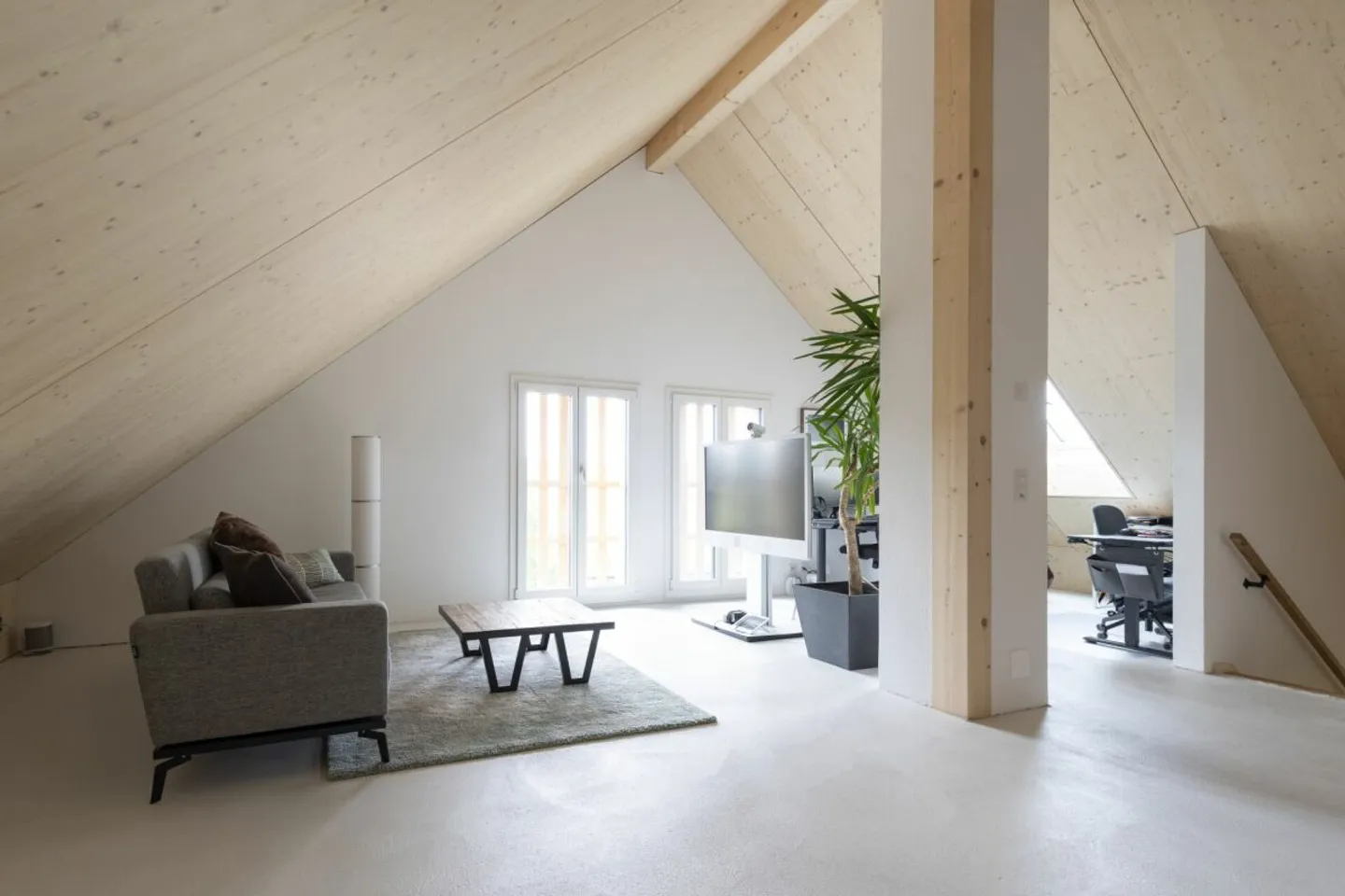 Modernes Einfamilienhaus mit Garten - Foto 10 von 13