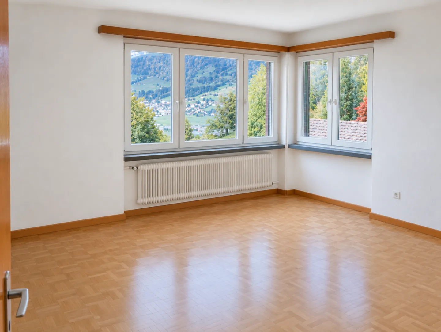 6½-Room Single-Family House in the Green with Beautiful View - Photo 4 of 13