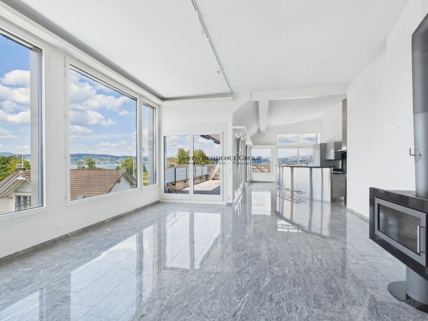 Exclusive with breathtaking lake view - private rooftop terrace - wellness oasis - Photo 4 of 13