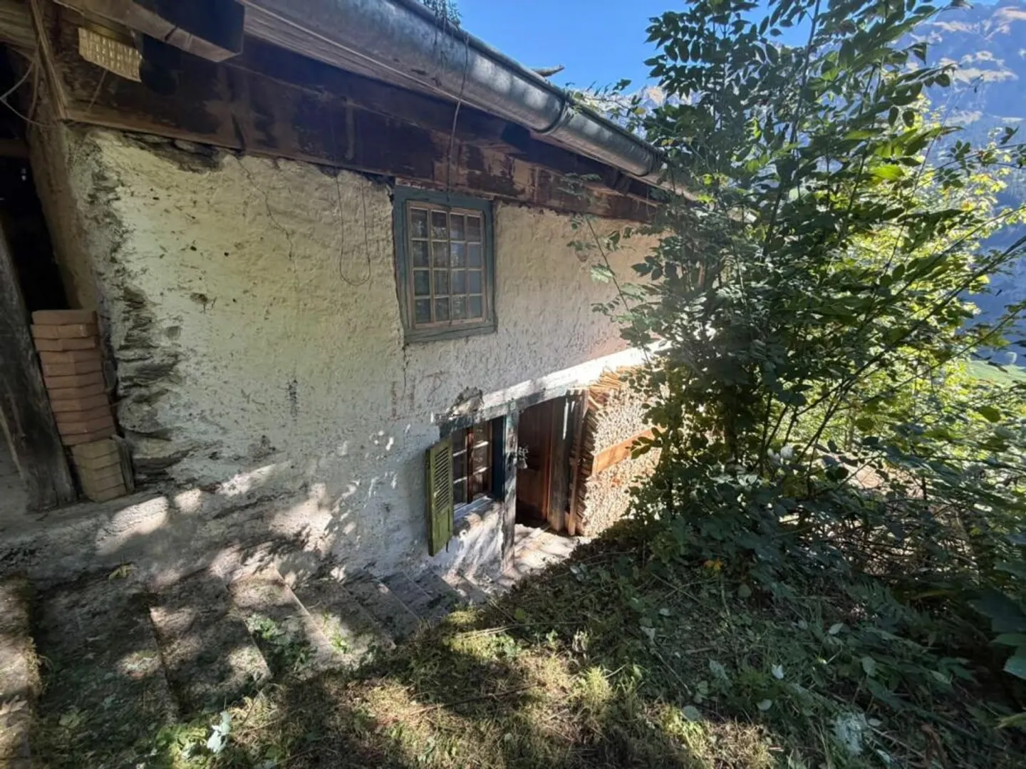 Unique Opportunity in Lauterbrunnen - Agricultural Property with Residential House, Barn, and Three Additional Lots - Photo 4 of 13