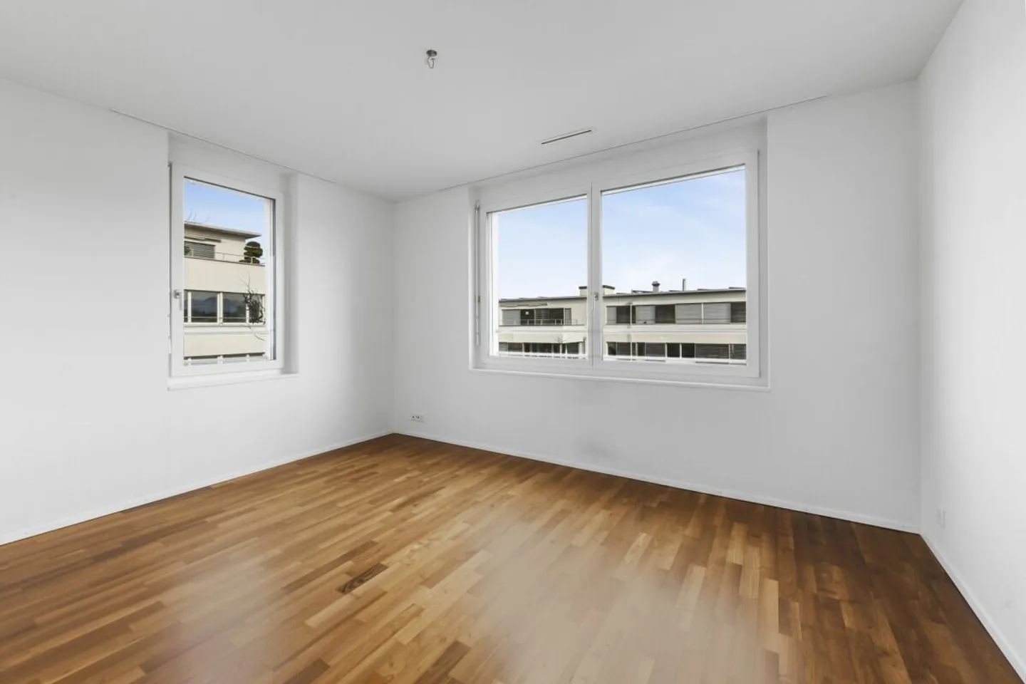 Minergie, modern comfort and attractive living with light, tranquility, and plenty of space! - Photo 12 of 13