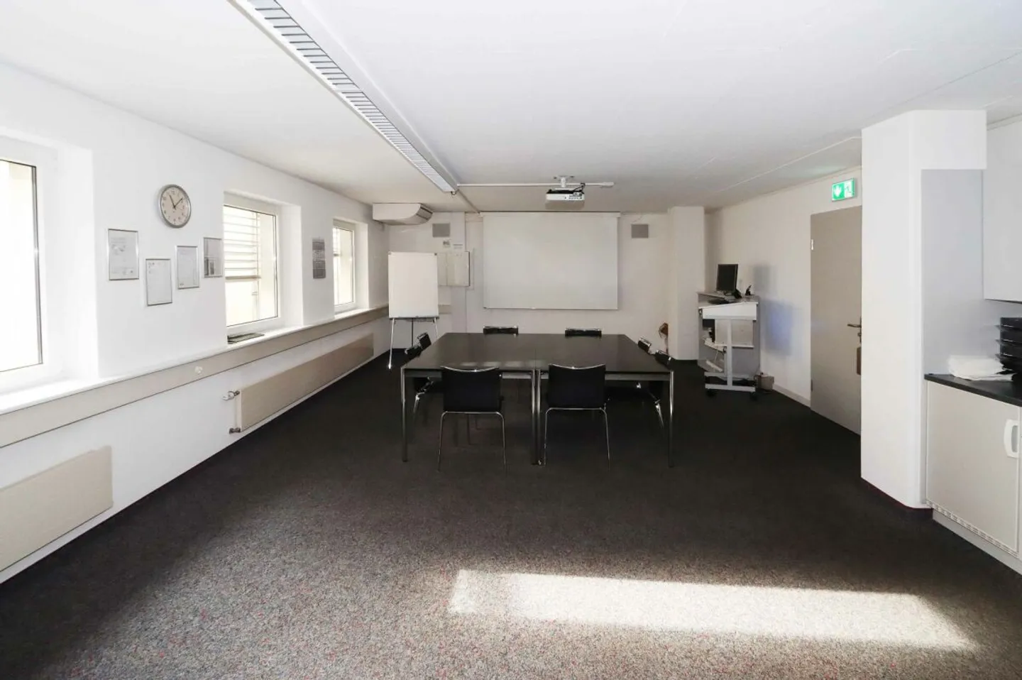 Bâtiment industriel et commercial Ouest à Mitlödi GL - Photo 13 sur 13