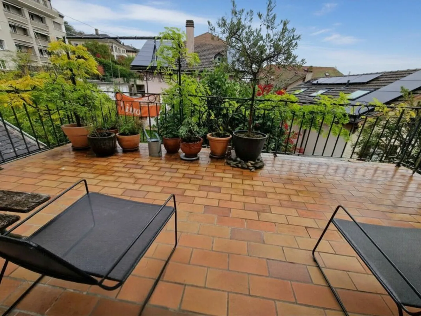 Appartamento di 3 stanze, terrazza con vista sul lago e sulle Alpi - Foto 4 di 13