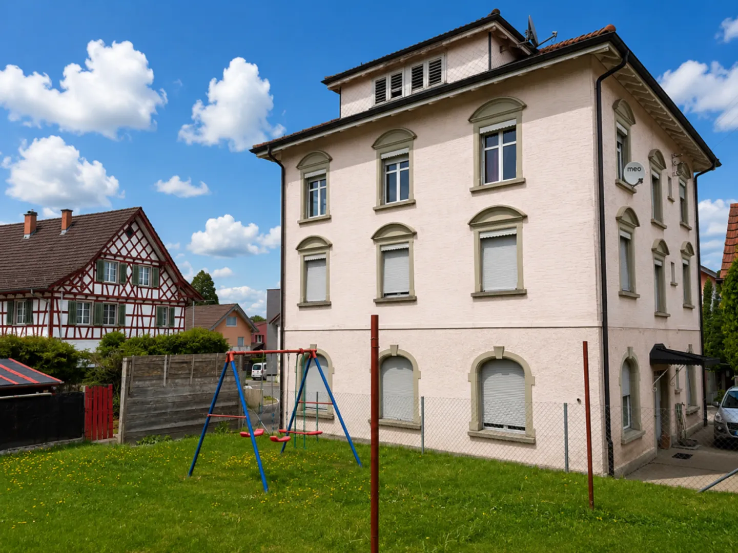 Mehrfamilienhaus mit Gewerbeeinheit, Landanteil und Entwicklungspotenzial in Riedt bei Erlen - Photo 10 sur 12
