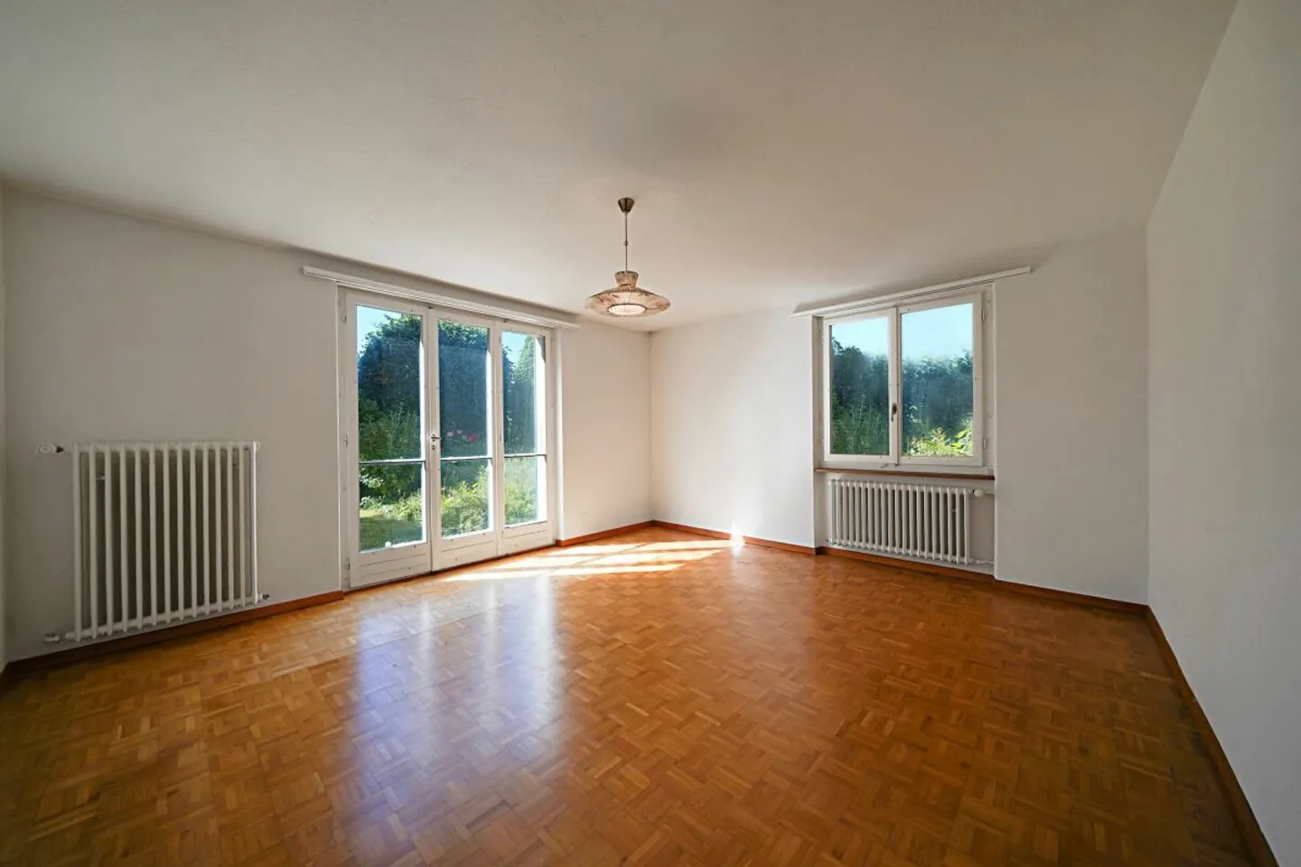 Freistehendes 5-Zimmer Einfamilienhaus an toller Lage in Meikirch - Foto 9 von 13