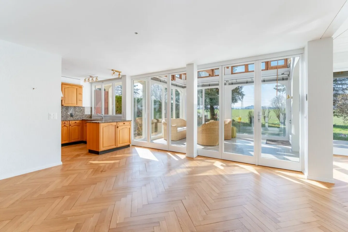 Einfamilienhaustraum mit Wintergarten an der Landwirtschaftszone - Photo 6 of 13