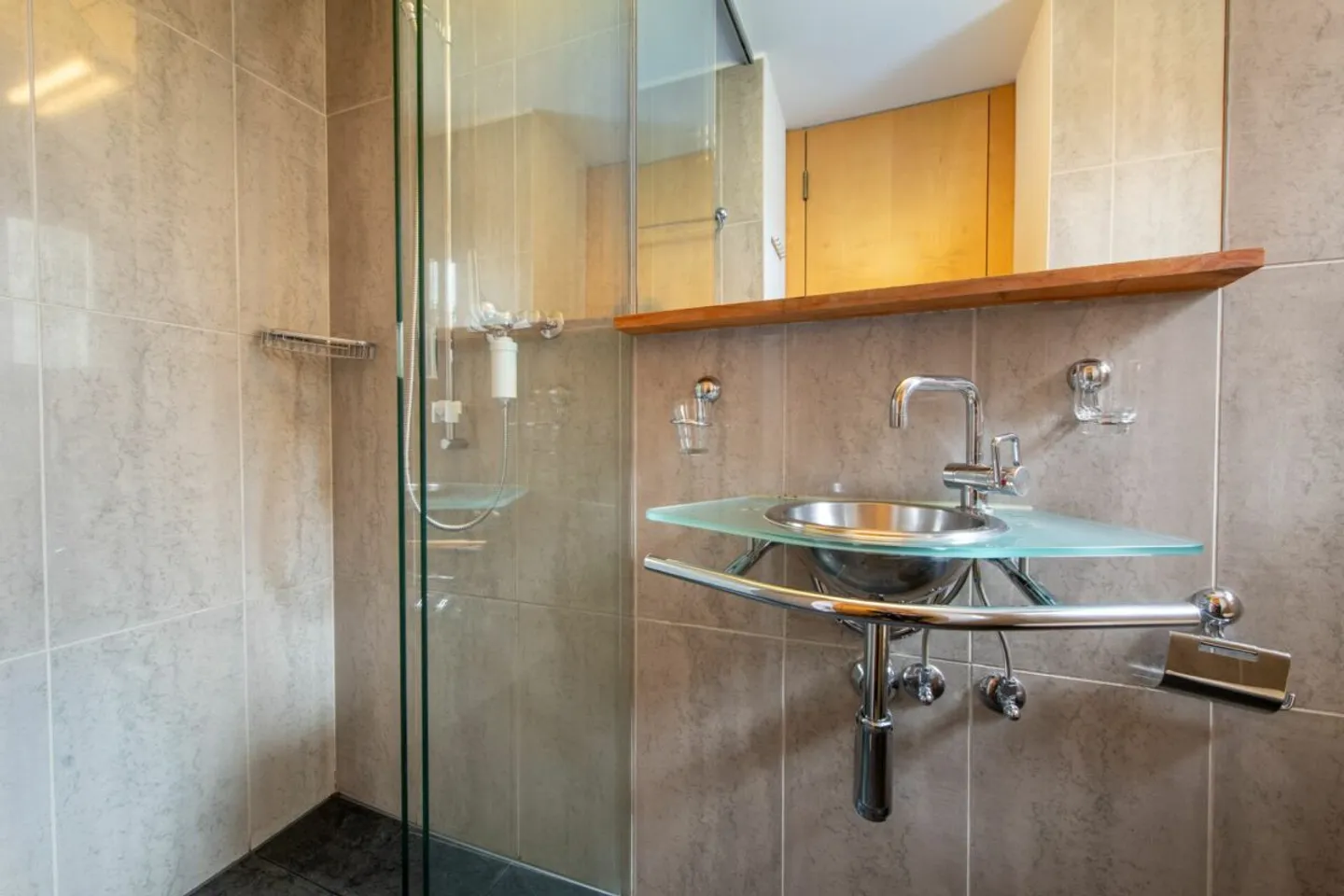 Architecture Meets Nature: Your Retreat with a View - Photo 6 of 13